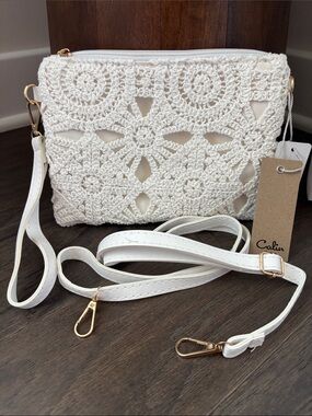 Calin Collection Crocheted geometric Wristlet/Crossbody,zip top,trendy
